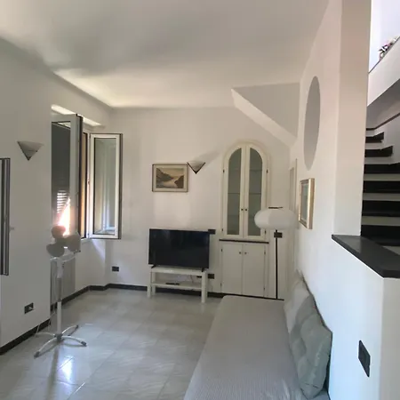 Lägenhet Casa Vico Ai Due Mari, Centro Storico A 160metri Dalla Baia Del Silenzio