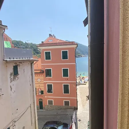 Casa Vico Ai Due Mari, Centro Storico A 160metri Dalla Baia Del Silenzio Lägenhet