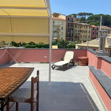 Appartamento Casa Vico Ai Due Mari, Centro Storico A 160metri Dalla Baia Del Silenzio