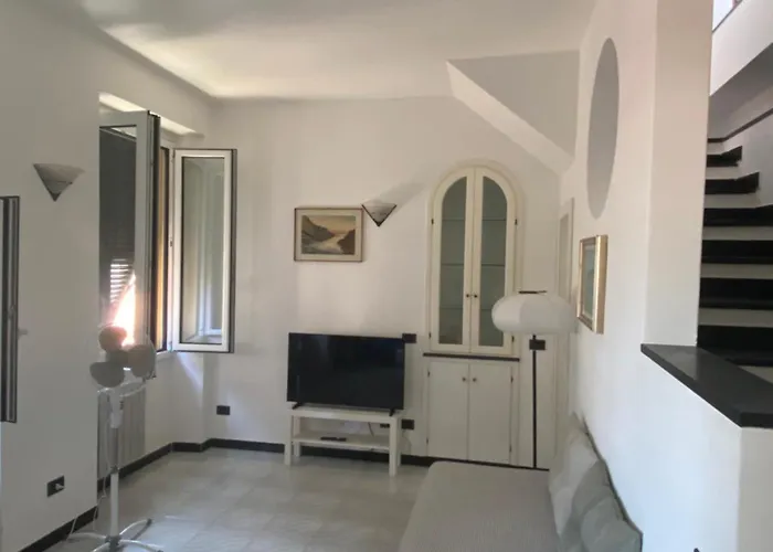 Lägenhet Casa Vico Ai Due Mari, Centro Storico A 160metri Dalla Baia Del Silenzio