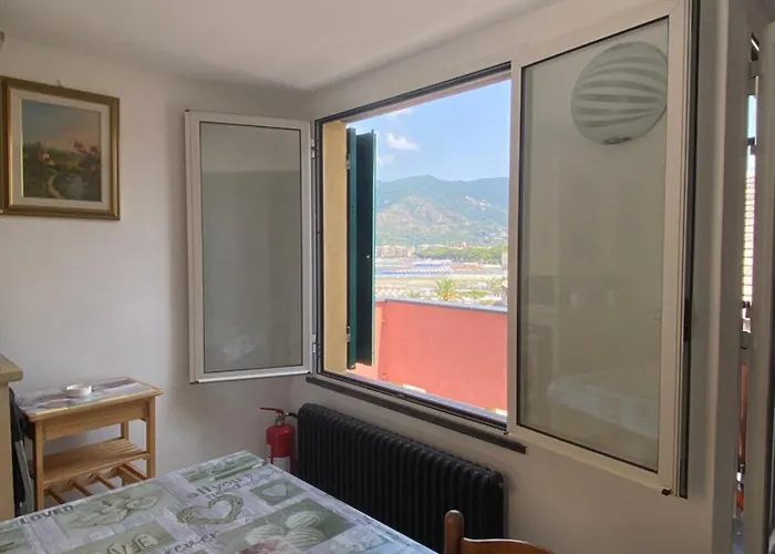 Lägenhet Casa Vico Ai Due Mari, Centro Storico A 160metri Dalla Baia Del Silenzio *
