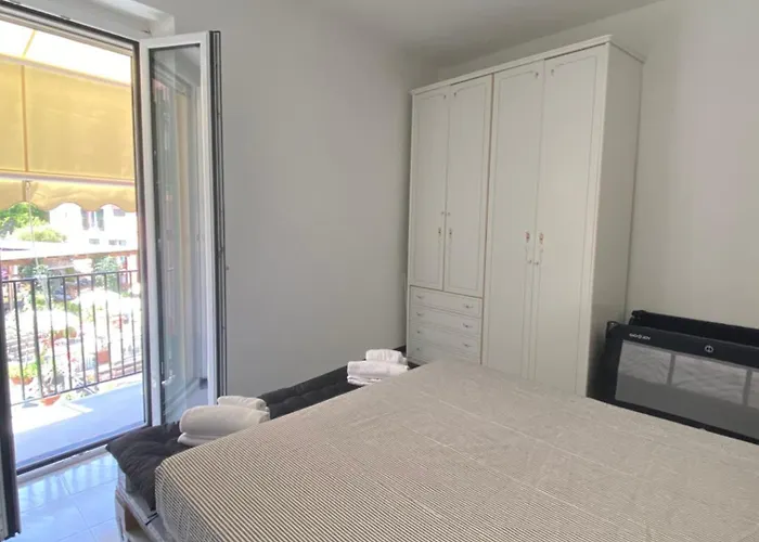Lägenhet Casa Vico Ai Due Mari, Centro Storico A 160metri Dalla Baia Del Silenzio *