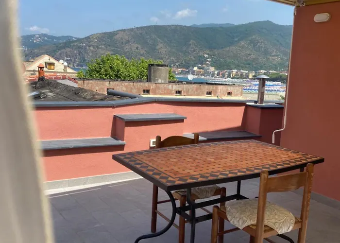 Casa Vico Ai Due Mari, Centro Storico A 160metri Dalla Baia Del Silenzio Lägenhet Sestri Levante