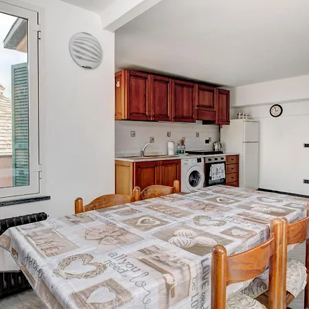 Apartment Casa Vico Ai Due Mari, Centro Storico A 160metri Dalla Baia Del Silenzio Sestri Levante