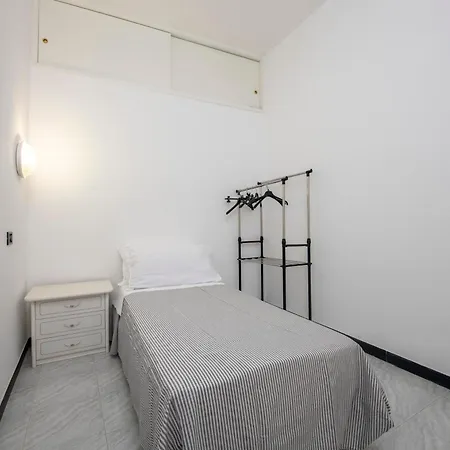 Apartment Casa Vico Ai Due Mari, Centro Storico A 160metri Dalla Baia Del Silenzio Sestri Levante