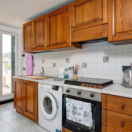 Apartment Casa Vico Ai Due Mari, Centro Storico A 160metri Dalla Baia Del Silenzio Sestri Levante