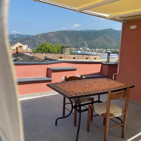 Casa Vico Ai Due Mari, Centro Storico A 160metri Dalla Baia Del Silenzio Appartement Sestri Levante