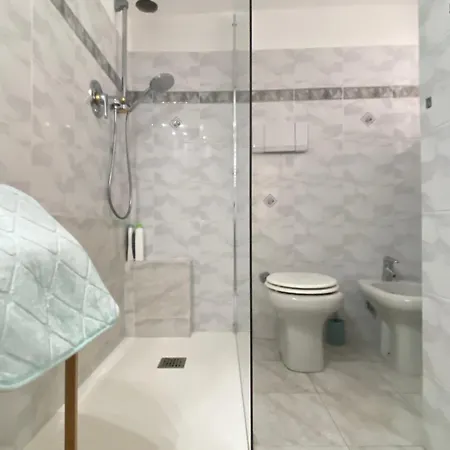 Apartament Casa Vico Ai Due Mari, Centro Storico A 160metri Dalla Baia Del Silenzio Sestri Levante